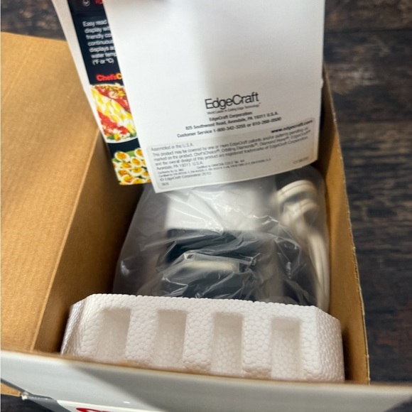 Chefs Choice 300 Diamond Hone Electric Knife Sharpener - Black and White - Picture 6 of 6